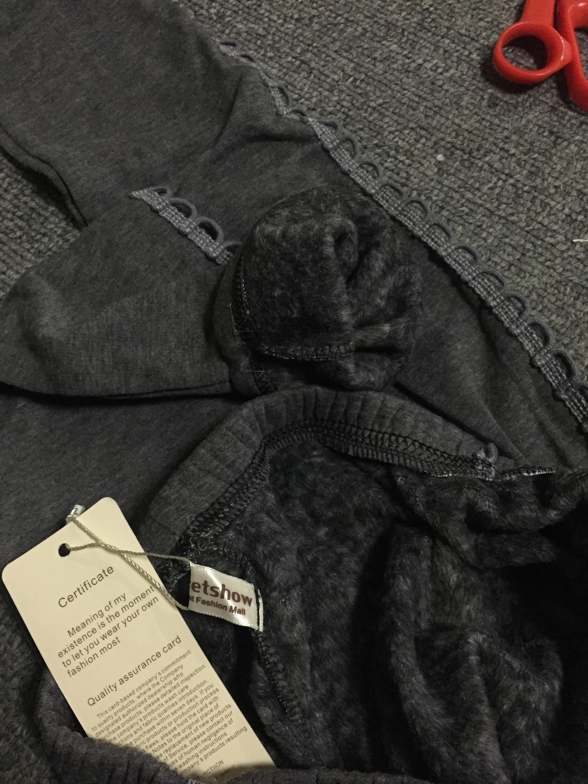 Legging เลกกิ้งกันหนาว ลองจอน สีเทาเข้ม(จองจริงจะอ่อนกว่าในภาพนิดนึงค่า) แต่งด้านข้าง ด้านในเป็นขนนุ่ม ยืดได้เยอะ กระชับทรง พร้อมส่งเลยจ้า