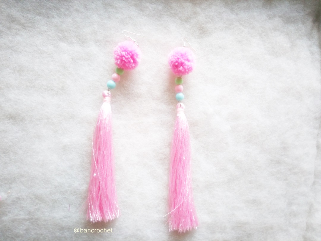 Bancrochet ต่างหูถักโครเชต์ crochet earrings สีชมพู 7 นิ้ว