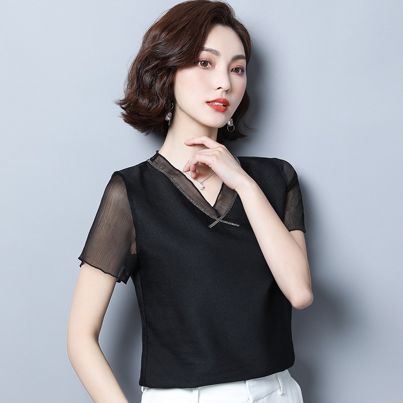 เสื้อเชิ้ตลายดอกผู้หญิง เสื้อเชิ้ตสาววัยผู้ใหญ่ ขายเสื้อผ้าแฟชั่นสุภาพสตรีวัยผู้ใหญ่