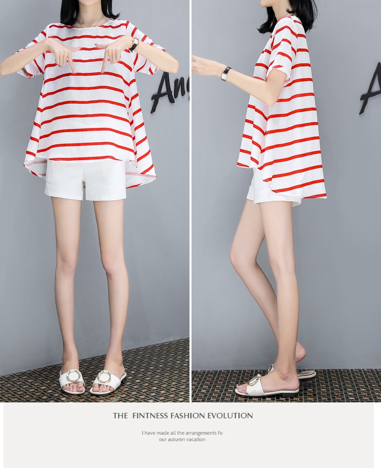 Blouse3767 เสื้อทรงปล่อยหน้าสั้นหลังยาว ผ้าโพลีลายริ้วเนื้อดีหนามีน้ำหนักทิ้งตัว ผ้าเนื้อดีทรงใส่ฟรีไซส์ใส่สบาย งานสวยแมทช์กับอะไรก็เข้า