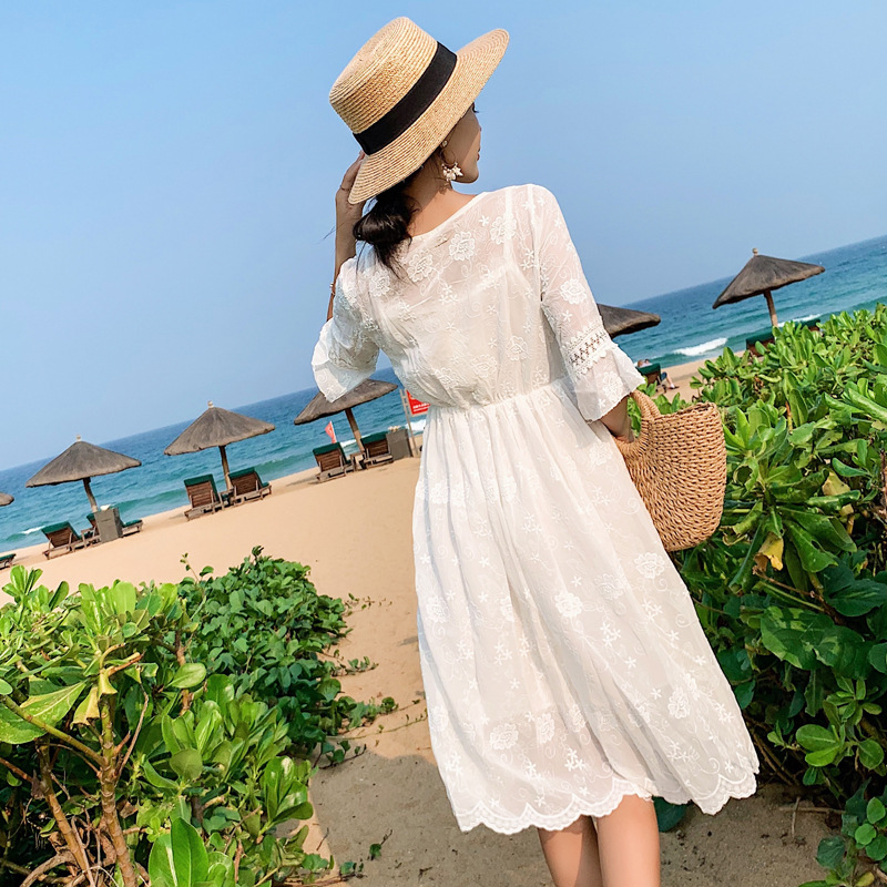 Dress4720 เดรสยาวชีฟองสีขาวปักลูกไม้ลายดอกทั้งตัว คอวีแต่งเชือกผูกไขว้ แขนยาวสี่ส่วนระบายแต่งลูกไม้ ซิปข้าง เอวสม็อคยางยืด ผ้าชีฟองเกรดพรีเมียมเนื้อดีนุ่มน่าใส่ มีซับในอย่างดี งานสวยหรูดีเทลดีงามดูสวยแพง ใส่เที่ยว/ใส่ออกงานได้