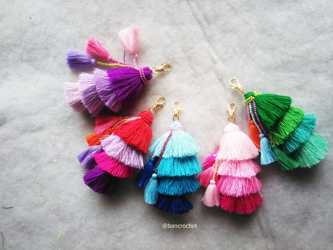 Bancrochet (ราคาส่ง) พวงกญแจพู่แขวนกระเป๋า Tassel keychains (only wholesale) หลากสี 7 นิ้ว (inch)