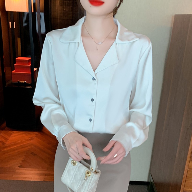 เสื้อเชิ้ตผู้หญิงแขนยาว เสื้อเชิ้ตผู้หญิงใส่ทํางาน 390 บาทต่อชิ้น ฟรีค่าจัดส่ง
