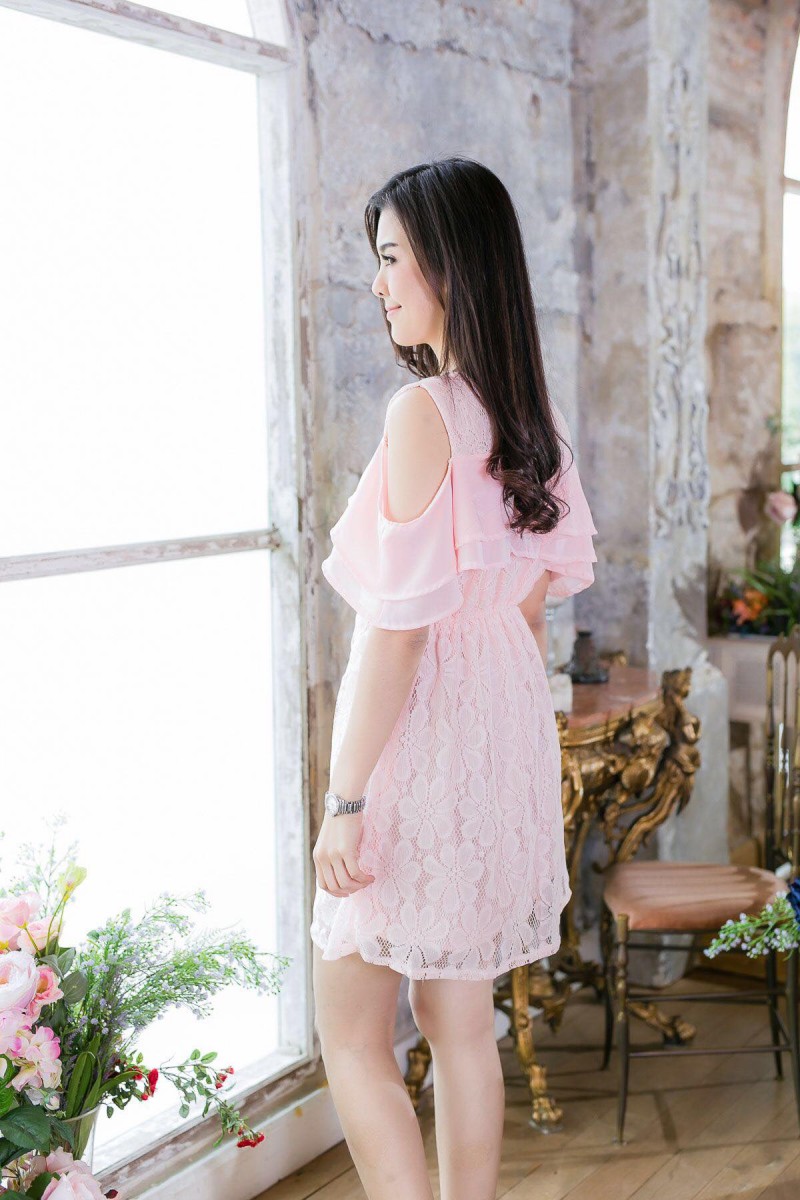 เดรสลูกไม้ค้อตต้อนซับในทั้งตัว แต่งชีฟอง สีดำ, ชมพู มีไซส์ S ขายเพียงชุดละ 300 เท่านั้นจ้า