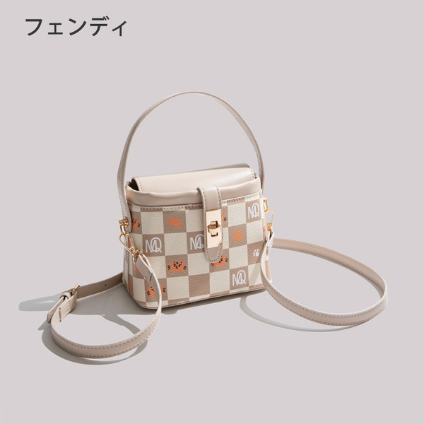 กระเป๋าสะพายข้างผู้หญิง กระเป๋าสะพายสไตล์เกาหลี By Japanese フェンディ authentic bag