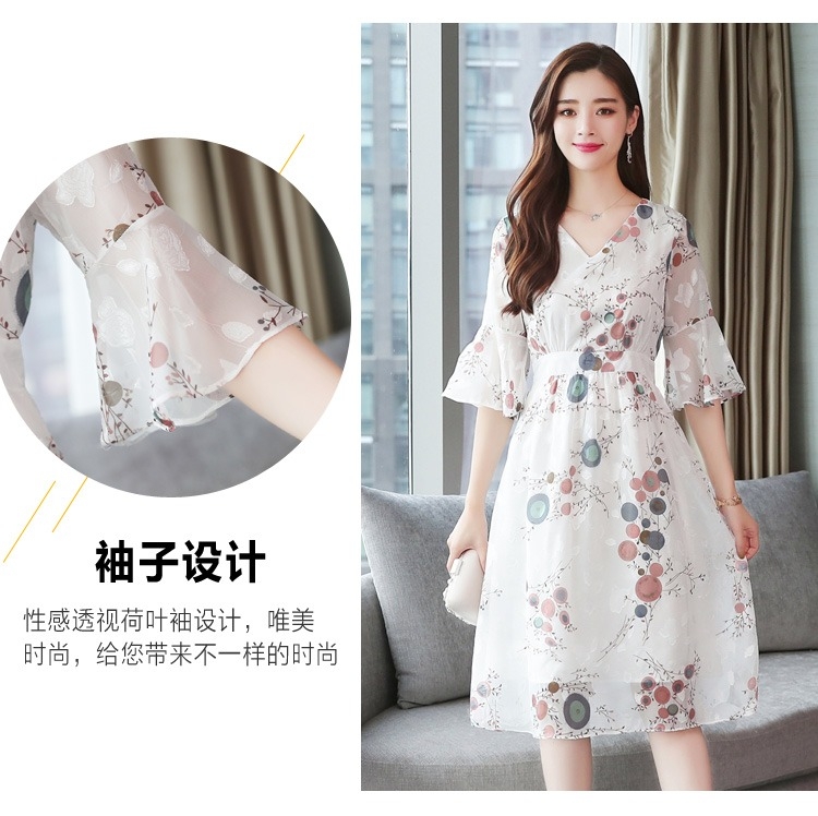 Dress4396 เดรสยาวลายดอกไม้พื้นสีขาว แขนสามส่วนระบาย ซิปข้างใส่ง่าย มีซับในอย่างดีทั้งชุด ทรงคอวีใส่แล้วดูเพรียว