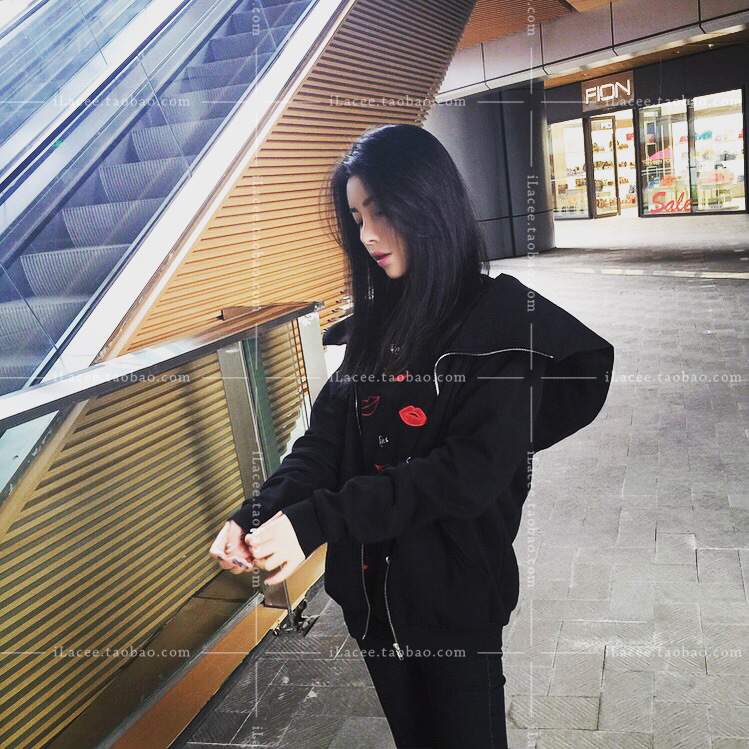 เสื้อกันหนาว ฮู้ดเท่ๆ สีดำ ผ้าใยสังเคราะห์ งานดุหนานุ่ม พร้อมส่งเลยจ้า BLACK