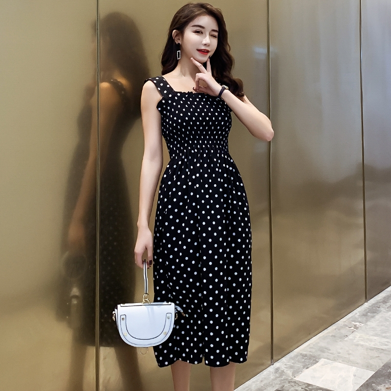 Dress4596 เดรสยาวลายจุดสม็อคช่วงอกและเอว ผ้าชีฟองทึบแสงเนื้อดีนุ่มใส่สบาย งานน่ารักใส่เก๋ๆ ได้บ่อย ทรงนี้มีติดตู้ไว้ใส่ได้เรื่อยๆ เลยจ้า มี 2 สี ดำ, แดง