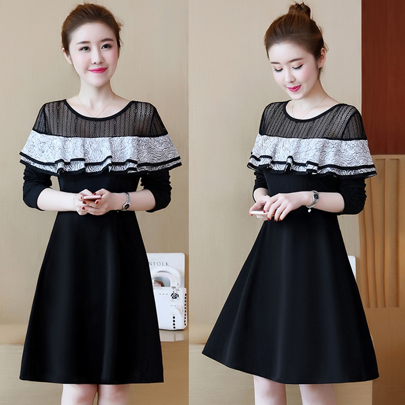 Dress4634 ชุดเดรสแขนยาวสีพื้นดำทรงสวยบ่าลูกไม้ แต่งระบายอกสีขาวตัดกับสีชุดดูมีดีเทล สาวอวบใส่ได้