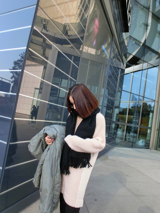 ยาว 26 นิ้ว Sweater เสื้อไหมพรมถักตัวยาว สีครีม ใส่ตัวเดี๋ยวได้เลยเก๋ๆ ยืดได้เยอะ ครีม