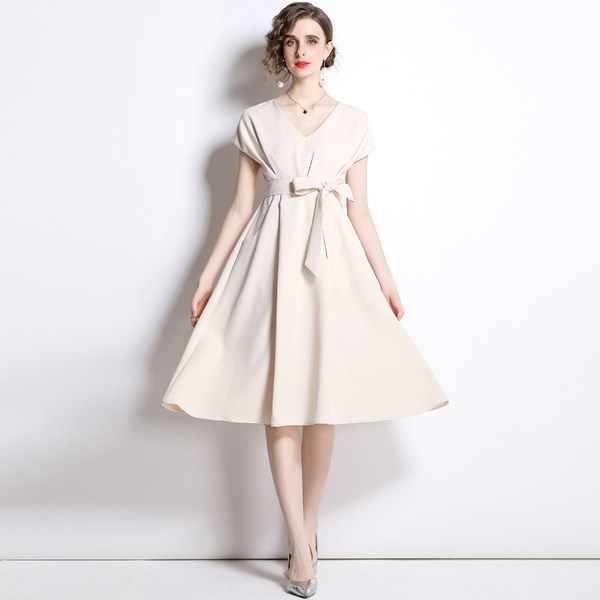 ชุดเดรสเรียบหรูดูแพง เดรสแบรนด์ DG Boutique