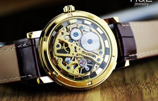 นาฬิกาข้อมือ แบบโชว์กลไก ด้านใน Automatic watch สายหนังแท้ สีดำ กรอบหน้าปัด มี 2 สี สีทอง และ สีเงิน ของขวัญสุดหรู ให้แฟน เก๋มากค่ะ no 8444810_1