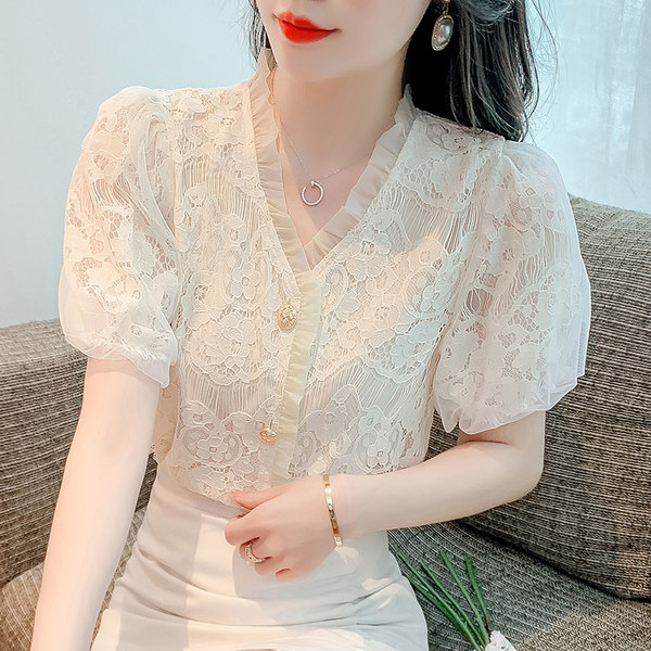 เสื้อลูกไม้ แขนสั้น