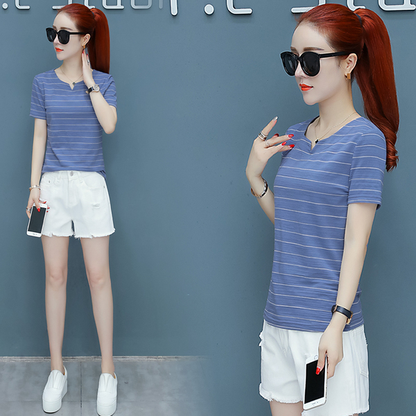 เสื้อผ้าแฟชั่นผู้หญิง เสื้อเชิ้ตแบบฮิตๆ T-shirt ผู้หญิง BY Yiyi