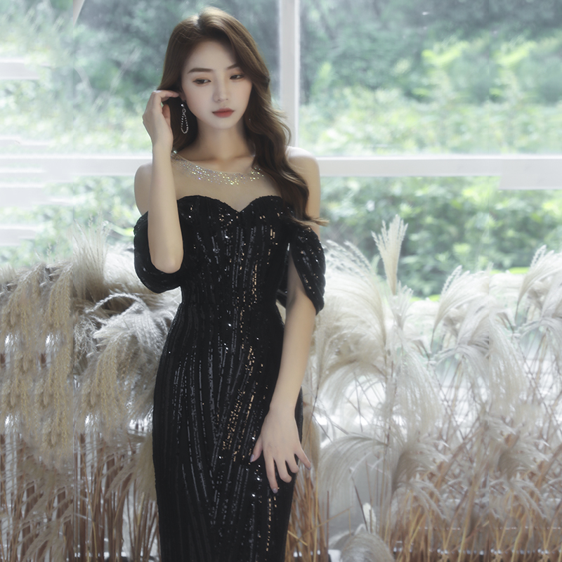 ชุดราตรี ชุดราตรีสวยหรู แบบ ทันสมัย Evening dress