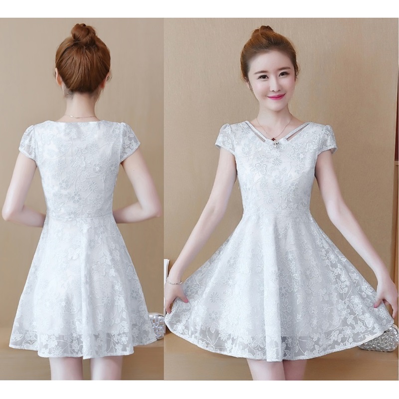 Dress4451 เดรสลายดอกไม้สีขาวมี Texture ในตัว พร้อมเข็มกลัดมุกอย่างดี ซิปข้างใส่ง่าย มีซับในทั้งชุด ผ้าไมโครเนื้อดีประดับด้วยกลิตเตอร์สวยหรู งานดีทรงดีเกรดพรีเมียม ดีเทลดีงามดูแพงสุด ใส่ทำงาน/ใส่ออกงานได้