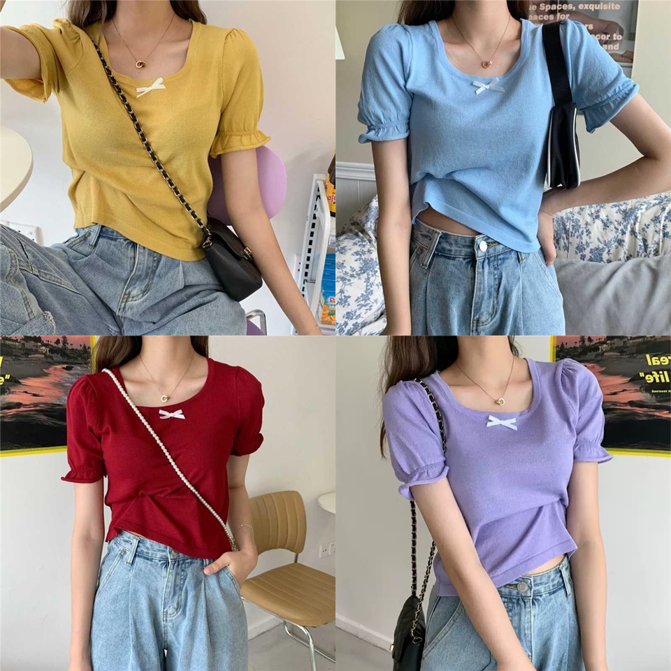 Blouse3999 เสื้อแฟชั่นนำเข้า เสื้อไหมพรมสีพื้นคอเหลี่ยมแต่งโบว์เล็กๆ แขนตุ๊กตา ไหมพรมเนื้อนุ่มใส่สบายเนื้อหนาปานกลางยืดหยุ่นสูง งานน่ารักโทนสีพาสเทลละมุน แมทช์กับขาสั้นหรือขายาวก็ดูดี มี 4 สี ม่วง, ฟ้า, เหลืองมัสตาร์ด, แดงเลือดหมู