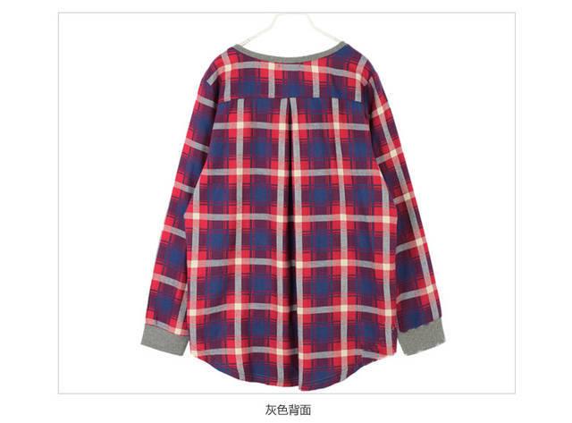 เสื้อผ้าแฟชั่นสไตส์เกาหลี เสื้อแขนยาว พร้อมส่ง ด้านหน้าสีเทา ด้านหลังแต่งลายสก็อตสีโทนแดงน้ำเงิน same pic
