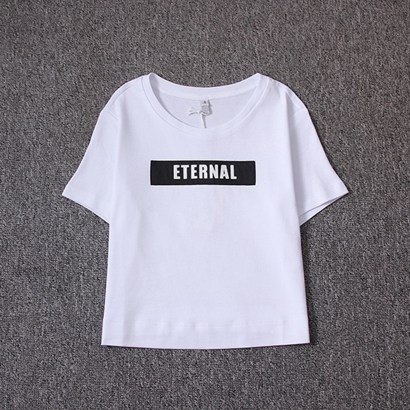 Blouse3798 เสื้อยืดครอปผ้าคอตตอนสแปนเด็กซ์เนื้อดีสีขาว แต่งแถบป้ายเก๋ๆ งานน่ารักผ้านุ่มใส่สบายยืดหยุ่นสูง แมทช์กับอะไรก็เข้า