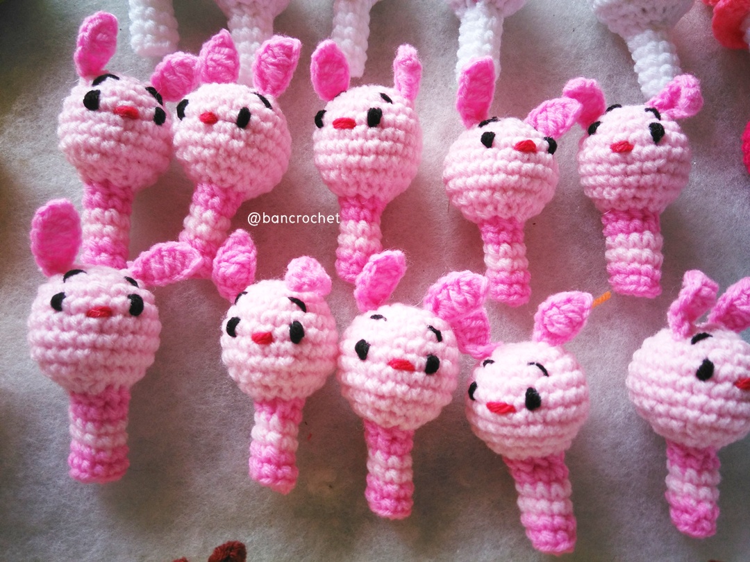 ที่ครอบหัวดินสอ ตุ๊กตาถักคละแบบ สั่ง 20 ชิ้นขึ้นไป pencil cover (ราคาส่ง only wholesale) หลากสี 2 นิ้ว