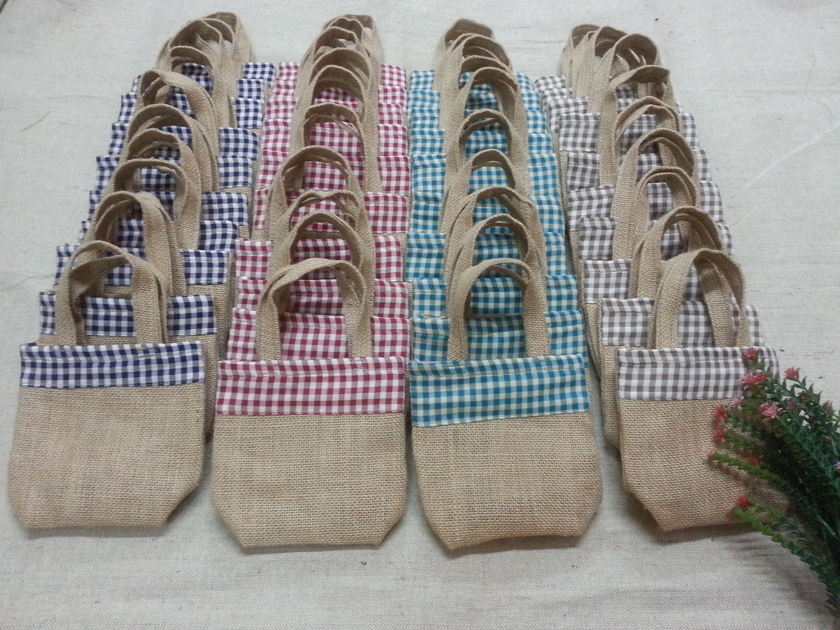 ถุงผ้ากระสอบหูหิ้วตกแต่งผ้าลายสก๊อต สำหรับบรรจุข้าว 500 กรัม