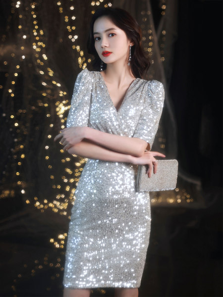 ชุดราตรี ชุดราตรีสวยหรู แบบ ทันสมัย Evening dress