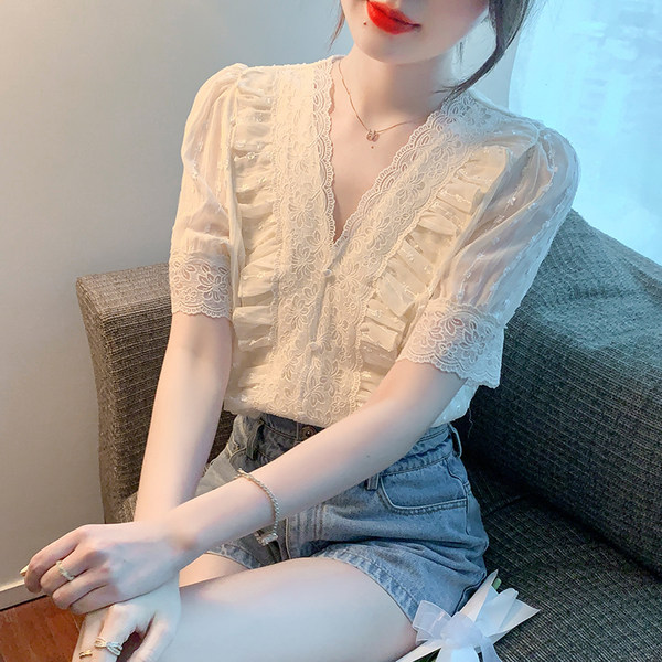 เสื้อลูกไม้ แขนสั้น