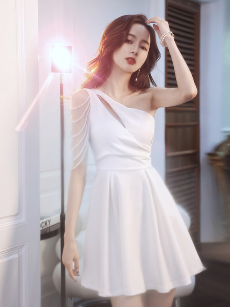 ชุดราตรี ชุดราตรีสวยหรู แบบ ทันสมัย Evening dress