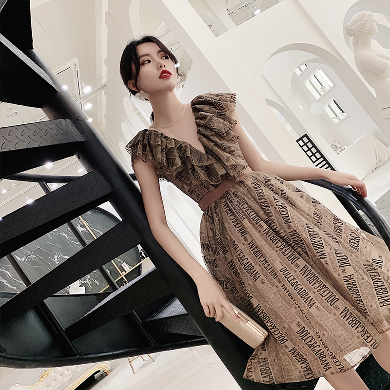 ชุดราตรี ชุดราตรีสวยหรู แบบ ทันสมัย Evening dress