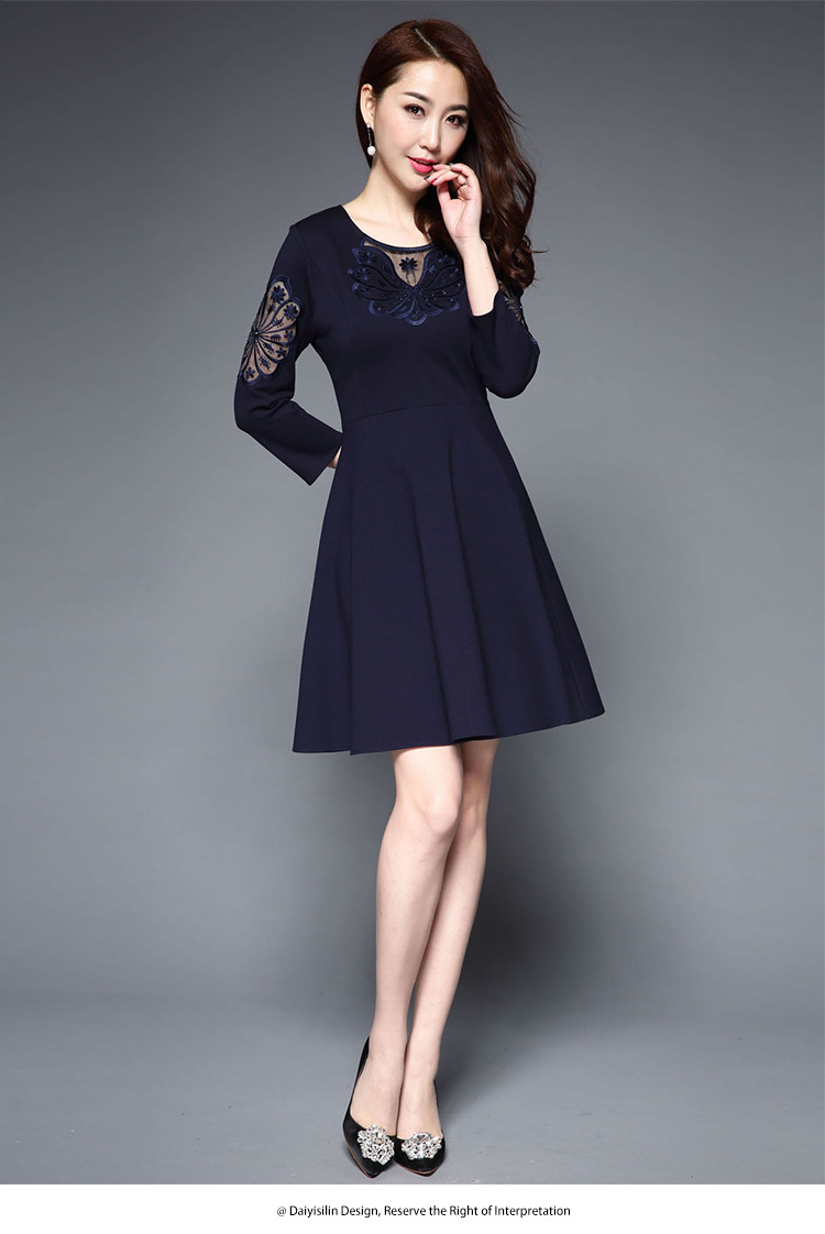 Dress4602 เดรสไซส์ใหญ่แขนยาวทรงสวยสีพื้นกรม แต่งลูกไม้ที่อกและแขน ซิปหลังใส่ง่าย ผ้าคอตตอนสแปนเด็กซ์เนื้อดีมีน้ำหนักทิ้งตัวยืดหยุ่นสูงใส่สบาย งานดีทรงดีใส่สวย ใส่เที่ยว/ใส่ทำงานได้