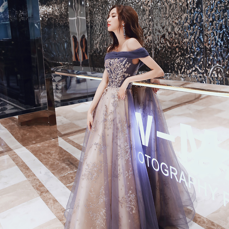 ชุดราตรี ชุดราตรีสวยหรู แบบ ทันสมัย Evening dress
