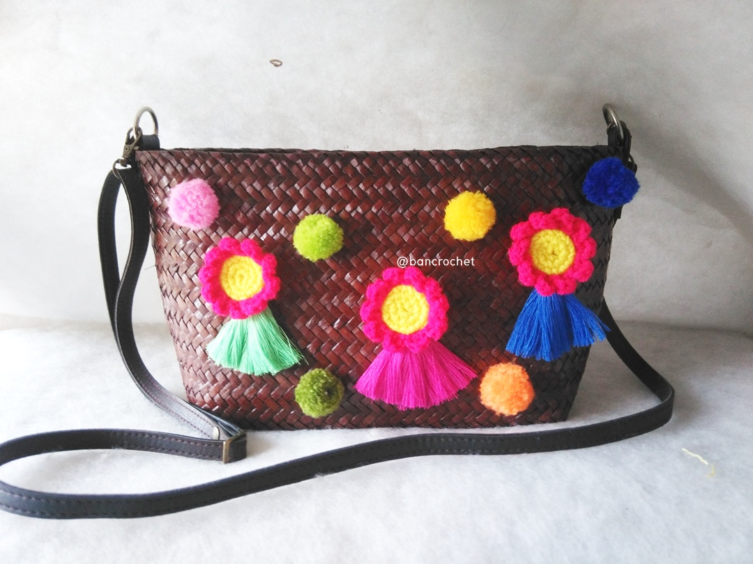 bancrochet กระเป๋ากระจูดสาน ขนาด 6*9 นิ้ว น้ำตาล 6*6 นิ้ว