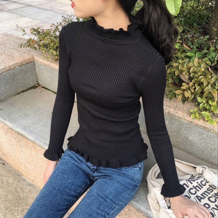 สีดำ : เสื้อไหมพรมคอเต่า ผ้านุ่ม แต่งช่วงปลายคอ แขน ชายเสื้อ ผ้าร่องมี texture ในตัว งานดี ยืดได้เยอะ