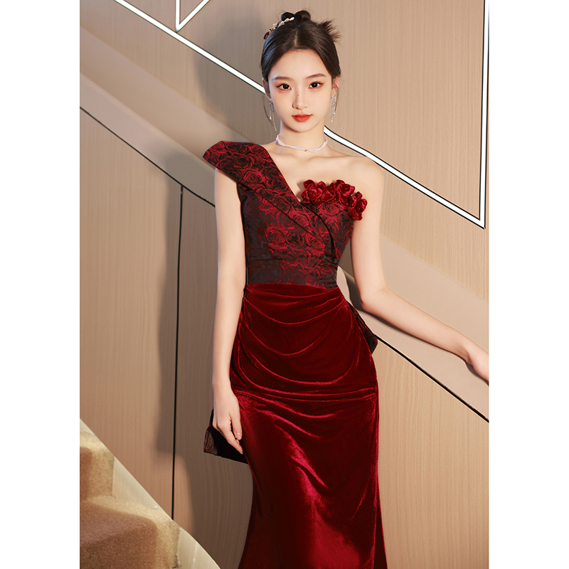 ชุดราตรี ชุดราตรีสวยหรู แบบ ทันสมัย Evening dress
