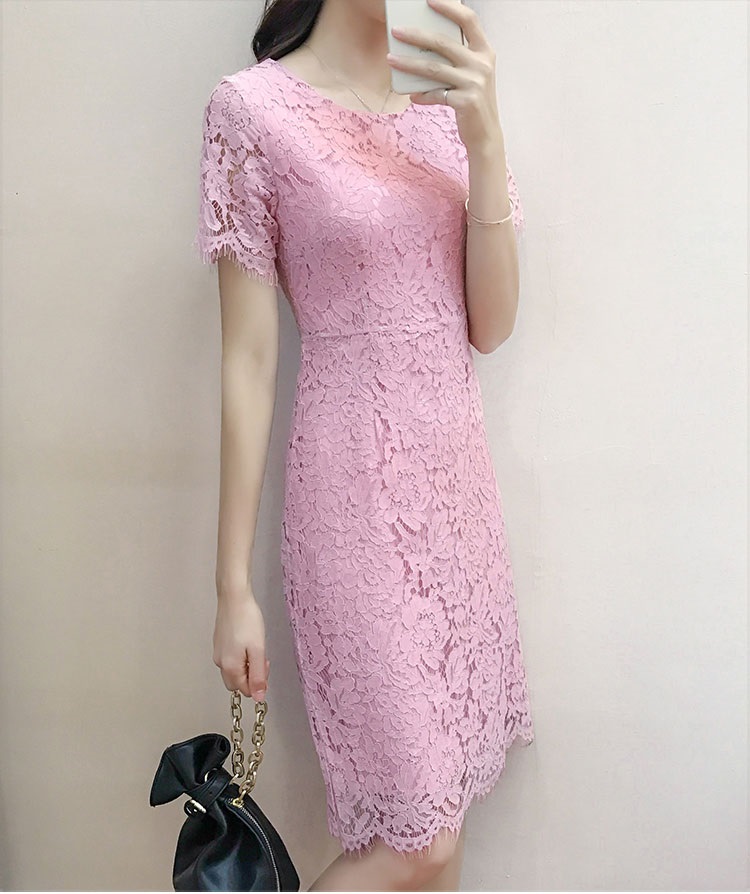 Dress4495 เดรสลูกไม้ทรงเข้ารูป ซิปหลังใส่ง่าย มีซับในอย่างดีทั้งชุด ผ้าลูกไม้คอตตอนเนื้อดีหนาสวย งานดีทรงดีลายสวย เรียบหรูดูแพงสุด ใส่ทำงาน/ใส่ออกงานได้