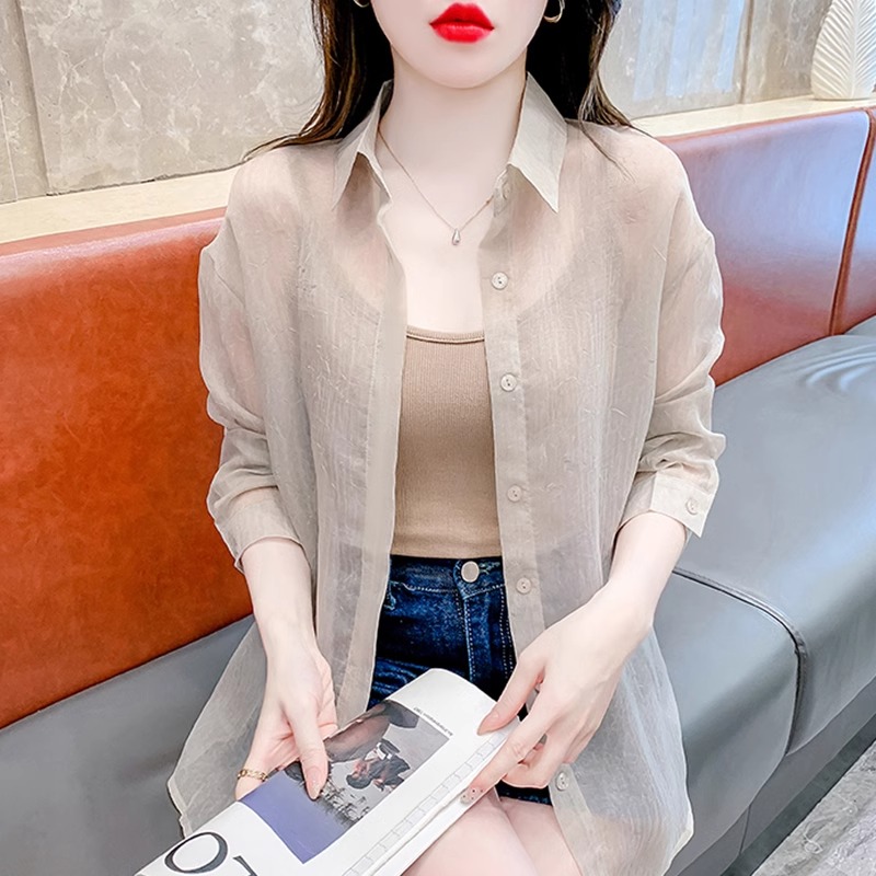 เสื้อเชิ้ตผู้หญิงใส่ทํางาน 390 บาทต่อชิ้น ฟรีค่าจัดส่ง