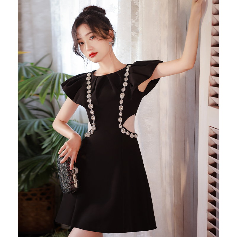 ชุดราตรี ชุดราตรีสวยหรู แบบ ทันสมัย Evening dress