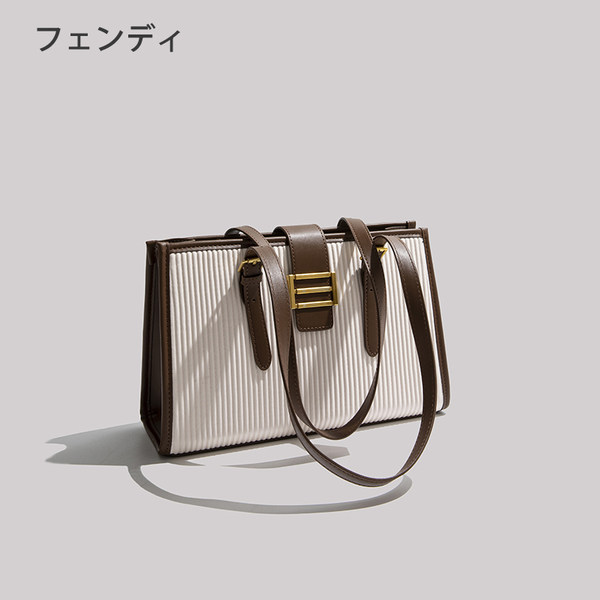 กระเป๋าสะพายข้างผู้หญิง กระเป๋าสะพายสไตล์เกาหลี By Japanese フェンディ authentic bag