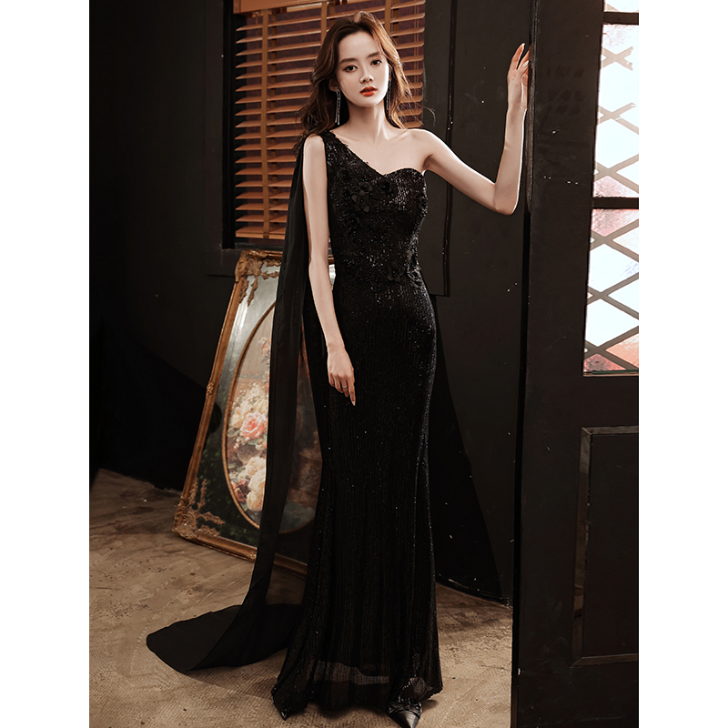 ชุดราตรี ชุดราตรีสวยหรู แบบ ทันสมัย Evening dress