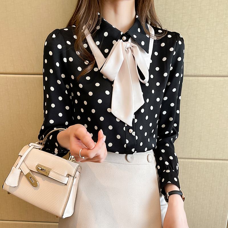 เสื้อเชิ้ตผู้หญิงแขนยาว เสื้อเชิ้ตผู้หญิงใส่ทํางาน 390 บาทต่อชิ้น ฟรีค่าจัดส่ง