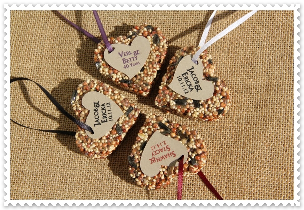 อาหารนกรูปหัวใจผูกโบว์