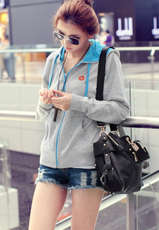 พร้อมส่ง - gray เสื้อคลุมแฟชั่นเกาหลี ลุคSport girl สุดน่ารัก มีฮูด ตรงอกติดอักษรตัว C gray