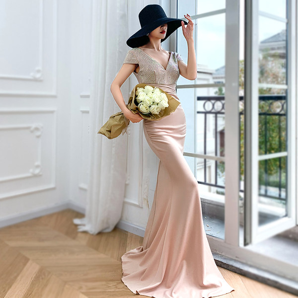 ชุดราตรี ชุดราตรีสวยหรู แบบ ทันสมัย Evening dress