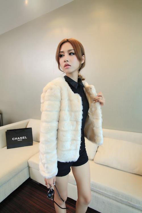 เสื้อคลุมขนนิ่ม ฟูๆ นิ่มๆ ดูดีสุดๆ เลือกสีที่พร้อมส่งด้านในได้เลยจ้า