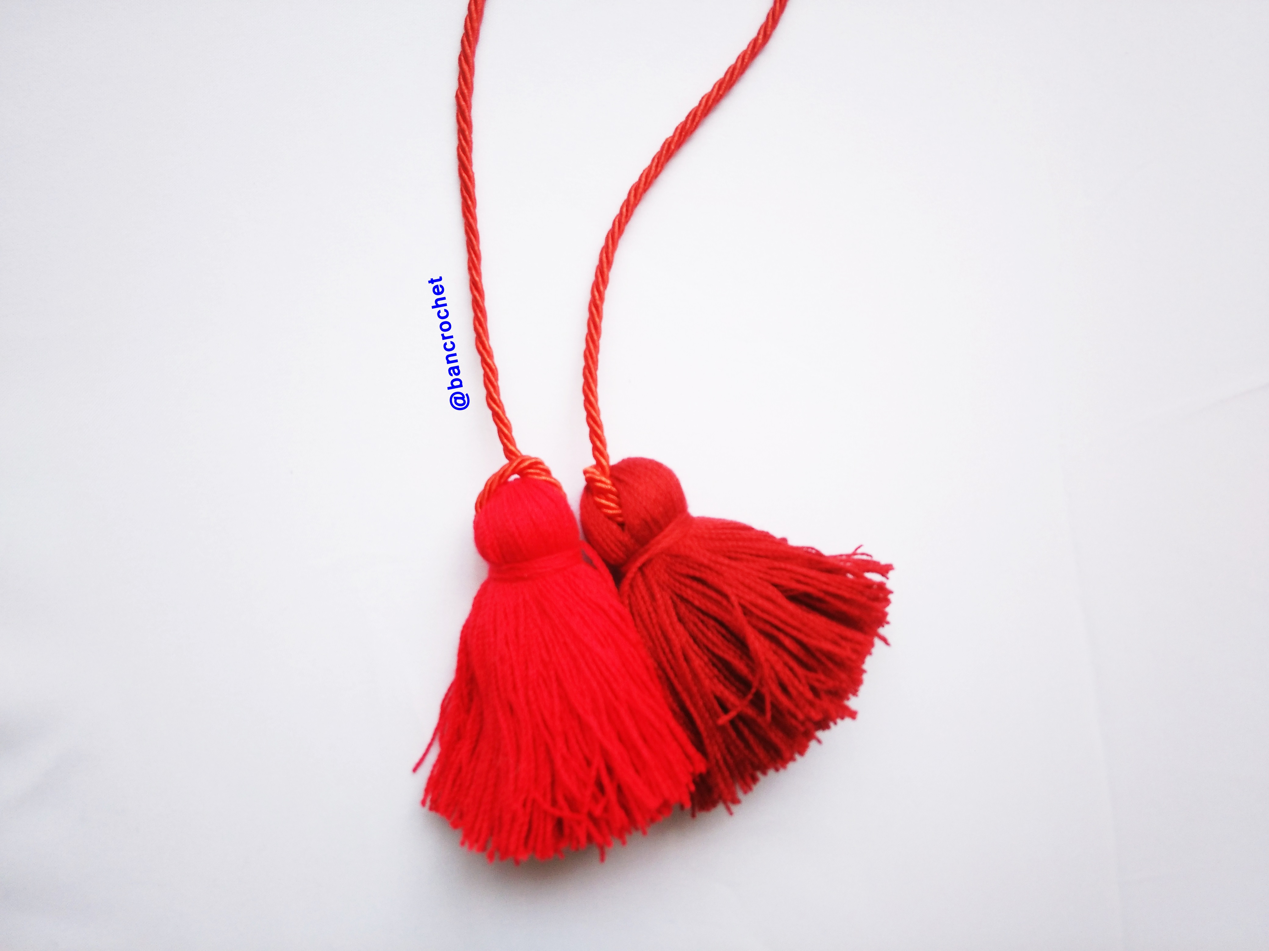Bancrochet พู่ห้อยกระเป๋า/ที่ห้อยกระเป๋าแฮนด์เมด Tassels keychain hanging for bags หลากสี 4 นิ้ว