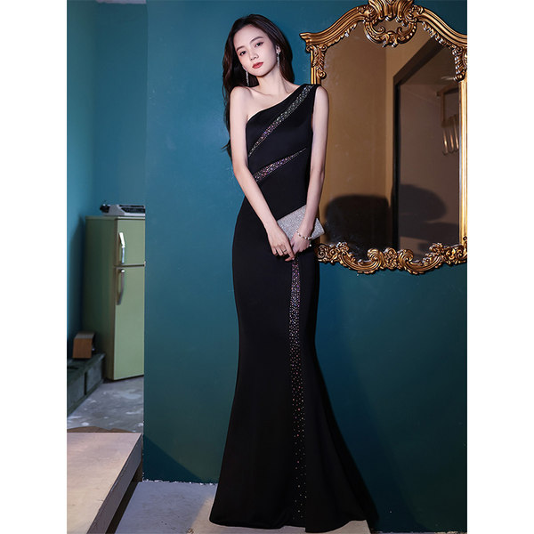 ชุดราตรี ชุดราตรีสวยหรู แบบ ทันสมัย Evening dress
