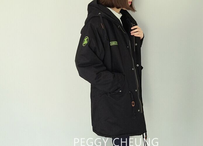 เสื้อคลุมกันหนาวฮู้ดดี้ ทรงโคล่ง สีดำ เท่ๆ ผ้าไม่หนามาก กันหนาวกันลม ซับในขนแมวนุ่มๆ พร้อมส่งจ้า ดำ