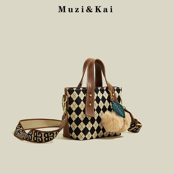 กระเป๋าสะพายข้างผู้หญิง กระเป๋าสะพายสไตล์เกาหลี By Muzi&Kai