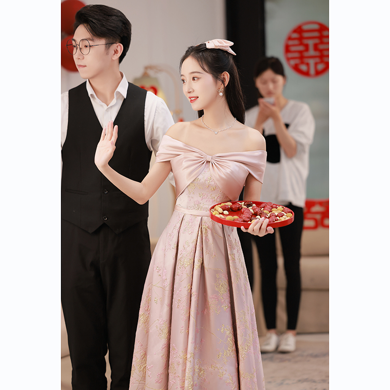 ชุดราตรี ชุดราตรีสวยหรู แบบ ทันสมัย Evening dress