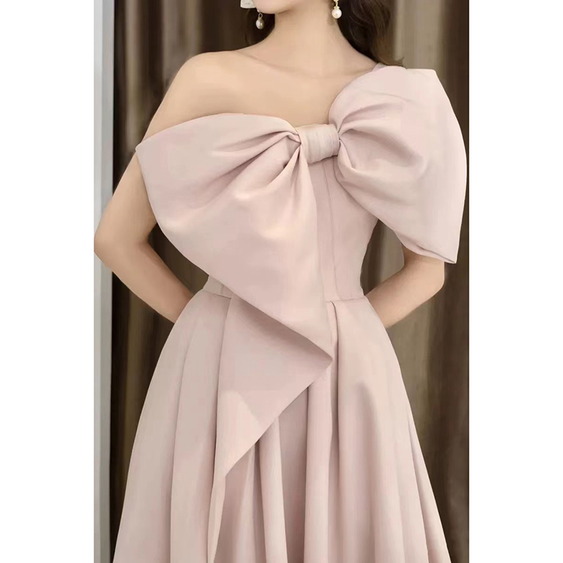 ชุดราตรี ชุดราตรีสวยหรู แบบ ทันสมัย Evening dress